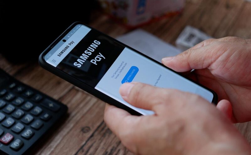 Samsung Pay перестанет работать с картами МИР