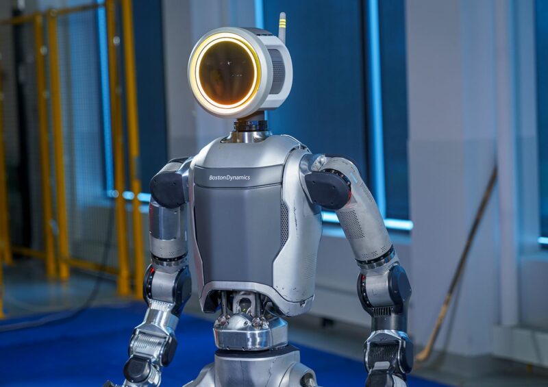 Новое поколение человекоподобных роботов Atlas будет полностью электрическим