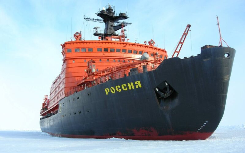 Мантуров: сверхмощный ледокол «Россия» сдадут в 2030 году