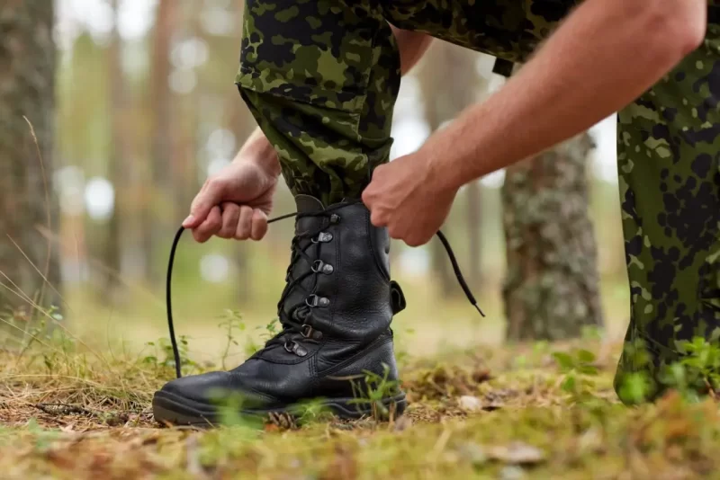 Почему в современных армиях отказались от сапог в пользу ботинок?