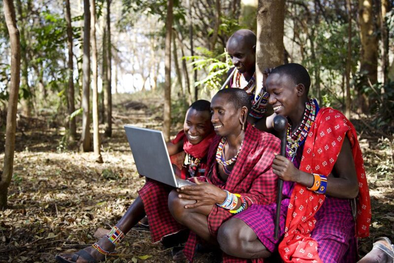 Когда интернет меняет культуру: история племени Марубо и Starlink
